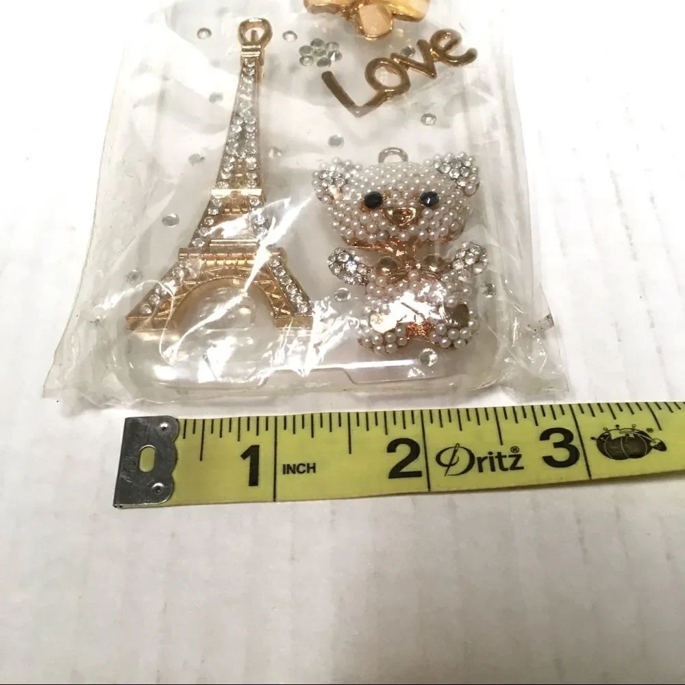 ‎NIP clear Eiffel tower/bear rhinestone phone case
